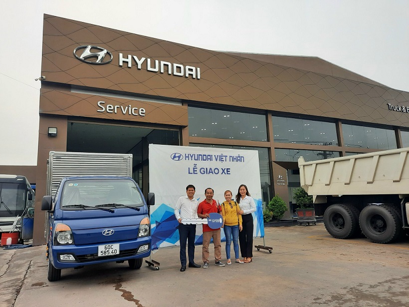 Tổng hợp một số hình ảnh ấn tượng tại lễ bàn giao xe của phòng kinh doanh Hyundai Việt Nhân